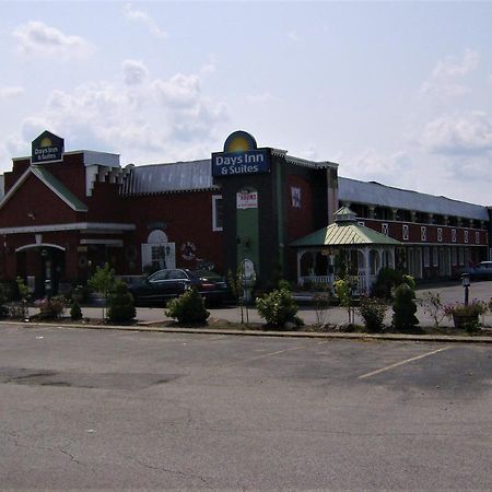 Days Inn & Suites By Wyndham Terre Haute Eksteriør billede